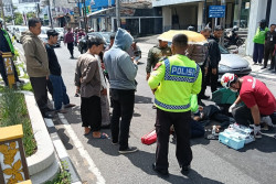 Kecelakaan Lalu Lintas, Pengendara Vario Menabrak Pejalan Kaki di Jalan Affandi Depok Sleman