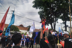 Peringati Hari Buruh, Pekerja di Jogja Minta Undang-Undang Ketenagakerjaan Direvisi