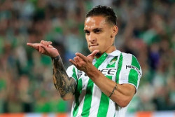 Hasil Semifinal Liga Conference, Real Betis vs Fiorentina Skor 2-1, Antony Cetak Gol Spektakuler