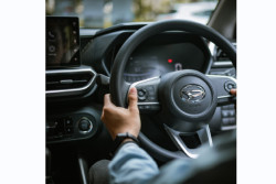 Daihatsu Berikan 5 Tips Berkendara agar Perjalanan Sahabat Aman dan Nyaman