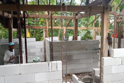 Komunitas Berbagi Beras Kembali Bedah Rumah di Kulonprogo