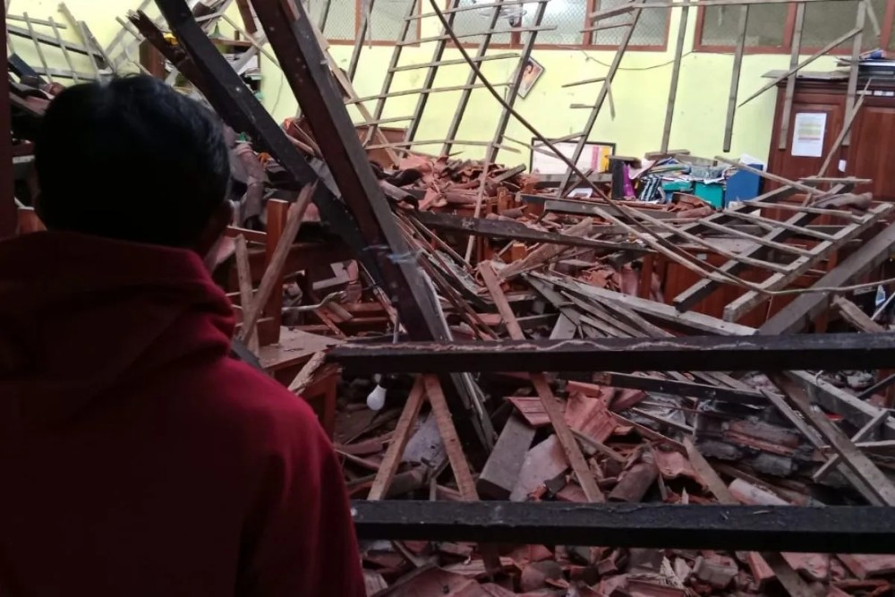 Fenomena Bangunan Ruang Kelas Rusak hingga Ambruk Terjadi di Kawasan Metropolitan SCBD Sleman