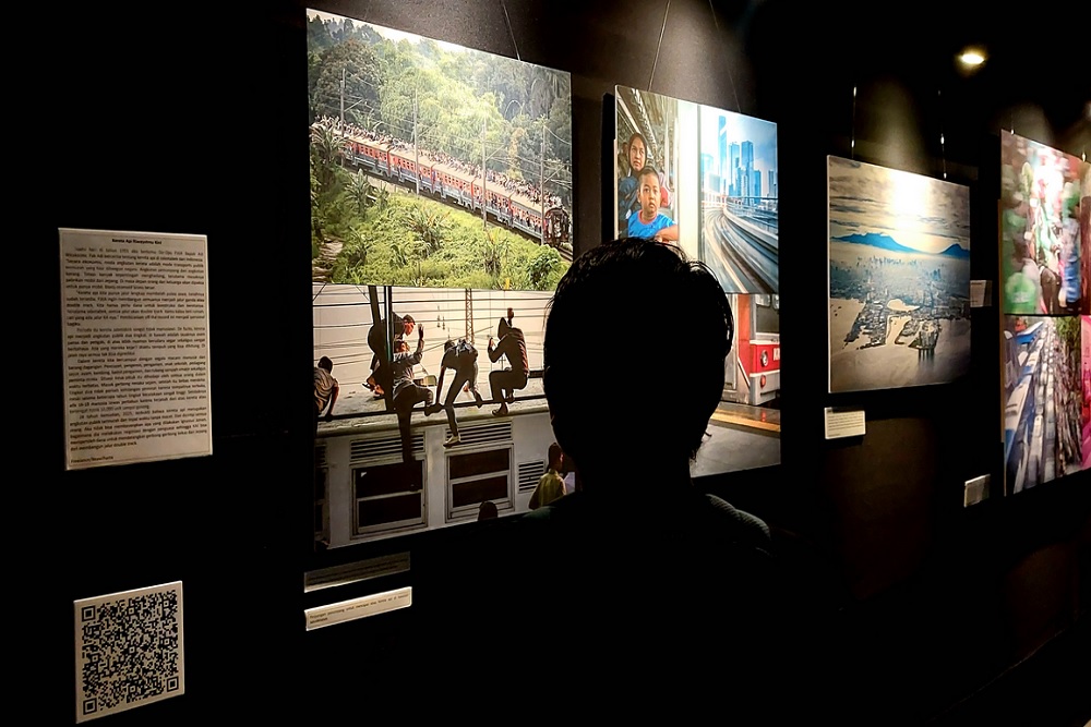 Mengeja Gerak Langkah Manusia dalam Upaya Bertahan Hidup di Pemeran Foto Sing Penting Madhang