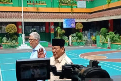 Presiden Prabowo dan Bill Gates Sapa Warga di Sepanjang Jalan SDN Jati 03 Pulogadung