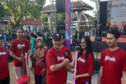 Gresek Jumat Wage Perkuat Peran Sekolah Mengelola Sampah