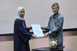LLDikti DIY Serahkan SK Pembentukan Politeknik Artificial Intelligence BMD
