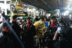 Pimpin Upacara Pemakaman Kolonel Cpl. Antonius Hermawan, Wakapuspalad: Kami Kehilangan Prajurit Terbaik