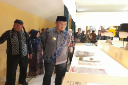 Sebelum Sowan Sultan Jogja, Bupati dan Wabup Sragen Jalan-jalan di Kompleks Kraton