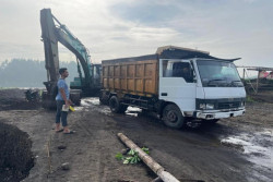 Polisi Tutup Tambang Pasir Ilegal Sungai Progo di Lendah, Mesin Sedot Diamankan