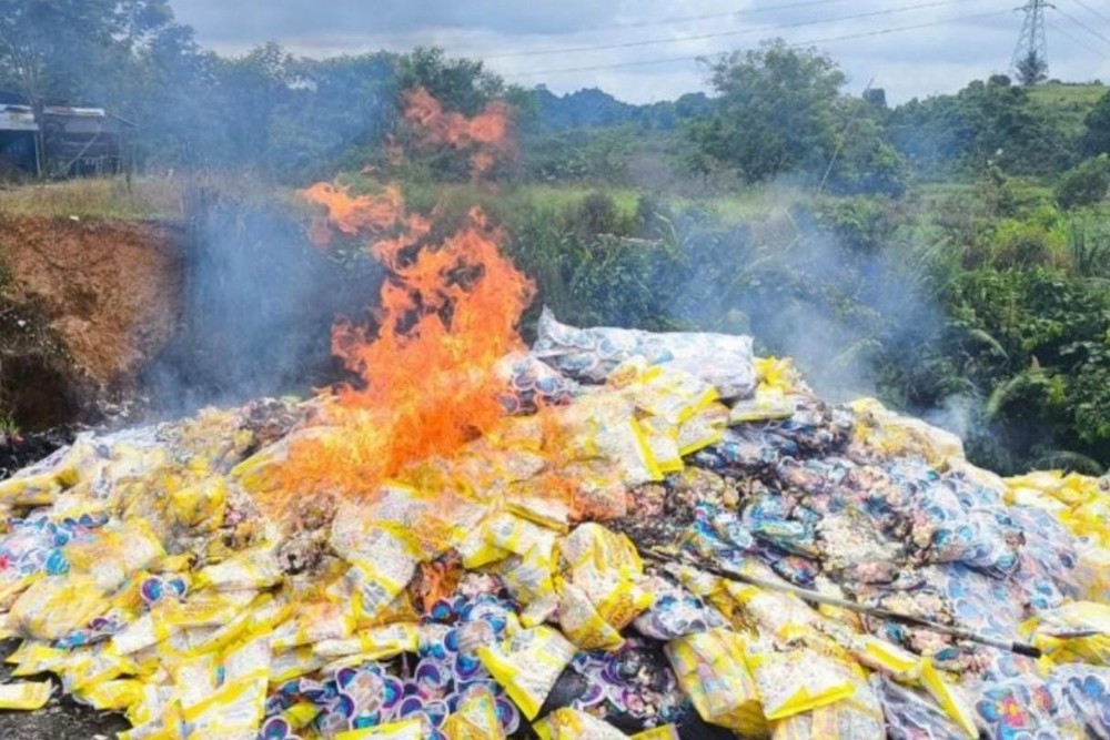Ribuan Permen MarshmallowDimusnahkan, Diduga Mengandung Gelatin Babi