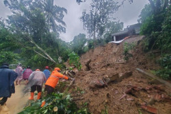 6 Orang Tertimbun Longsor Gunung Wilis Trenggalek