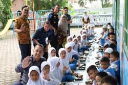 KAI Daop 6 Salurkan Bantuan Sosial-Lingkungan Sebesar Rp319,9 Juta hingga Mei 2025 sebagai Komitmen Berkelanjutan