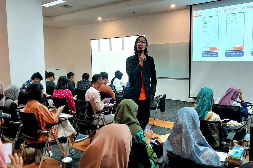 Kolaborasi BPR Kurnia Sewon x Kampus UMKM Shopee Dorong Pelaku UMKM Optimalkan Penjualan Daring Tembus Pasar Global