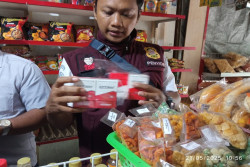 Satpol PP Kota Jogja Temukan Ratusan Rokok Ilegal Tanpa Pita Cukai di Warung-Warung Kelontong