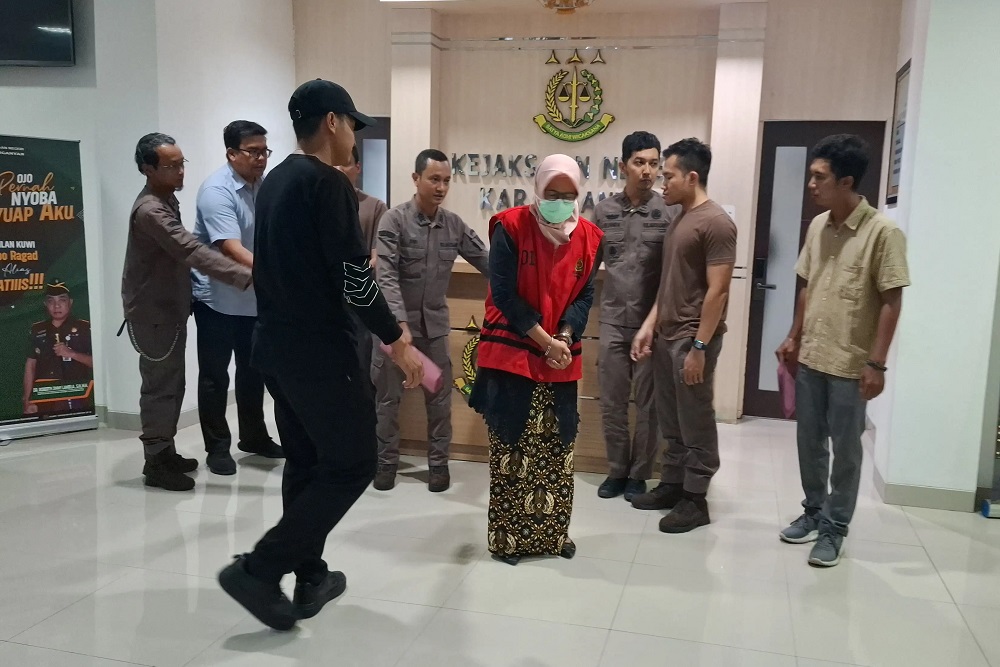 Kepala Dinkes Karanganyar Langsung Ditahan Seusai Ditetapkan Tersangka Korupsi Pengadaan Alkes
