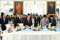 Presiden Prabowo Jamu PM China Li Qiang dengan Santap Siang dan Pertunjukan Seni