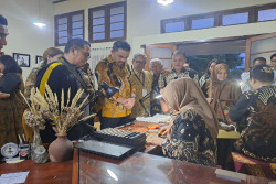 Kunjungi Taru Martani, Maman Abdurrahman: Layak Jadi Rujukan UMKM agar Lebih Berkembang