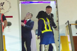 Viral Presiden Prancis Macron Ditoyor Istri Jelang Kunjungan ke Indonesia