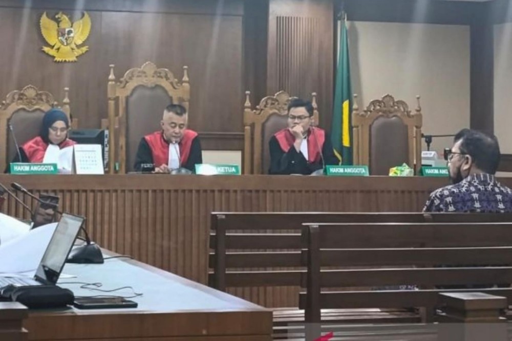 Bekas Pejabat MA Zarof Ricar Membisu Saat Dicecar Hakim Terkait Pertemuan Calo Kasus dengan Ketua PN