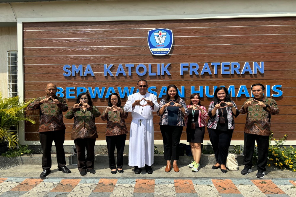 UKDW Perkuat Kolaborasi Pendidikan di Surabaya Melalui Kunjungan ke SMA Kristen Kalam Kudus dan SMA Katolik Frateran