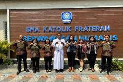 UKDW Perkuat Kolaborasi Pendidikan di Surabaya Melalui Kunjungan ke SMA Kristen Kalam Kudus dan SMA Katolik Frateran