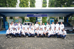 Jelang Idul Adha dan Libur Panjang, Wamen BUMN Tinjau Kesiapan SPKLU dan Keandalan Listrik Jateng DIY