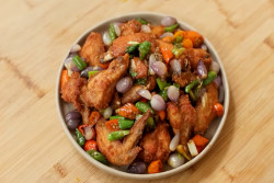Resep Ayam Goreng Halal ala Chef Devina Hermawan, Sayap Campur Oseng Bawang