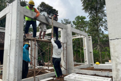 Bantuan Perbaikan Rumah dari Gubernur Ahmad Luthfi Terealisasi, Wagiman Sambut Bahagia