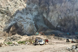 Tanah Longsor Gunung Kuda, Belasan Korban Belum Ditemukan