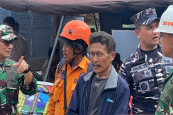 Tanah Longsor Gunung Kuda, Korban Selamat Bercerita Tertimbun di Kabin Truk 30 Menit