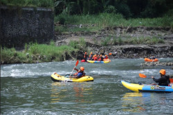 Menikmati Wisata Sungai di Canden Bantul
