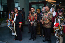 Fadli Zon Dapat Penghargaan dari UNS Solo, Dinilai Berperan Kembangkan Budaya Jawa,