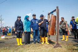 Galakkan Gerakan Mageri Segoro, Ahmad Luthfi Tanam 1,5 Juta Mangrove di Pesisir Jateng