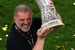 Meski Meraih Juara Liga Europa 2024-2025, Tottenham Hotspur Tetap Pecat Angelos Postecoglou dari Kursi Kepelatihan