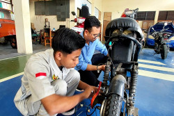 Bengkel Kendaraan Listrik SMKN 1 Seyegan Sleman Sudah Dapat Sertifikasi Kemenhub, Alumni Dilirik Pabrikan China