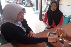Cincin Emas Tak Kunjung Lepas dari Jari Berhari-hari, Warga Kulonprogo Datangi Unit Damkar