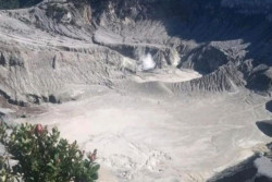 Badan Geologi: Berpotensi Erupsi Freatik, Tak Ada Perluas Titik Panas Gunung Tangkuban Perahu
