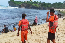 Gelombang Laut Naik hingga 4 Meter, Nelayan Gunungkidul Diminta Waspada