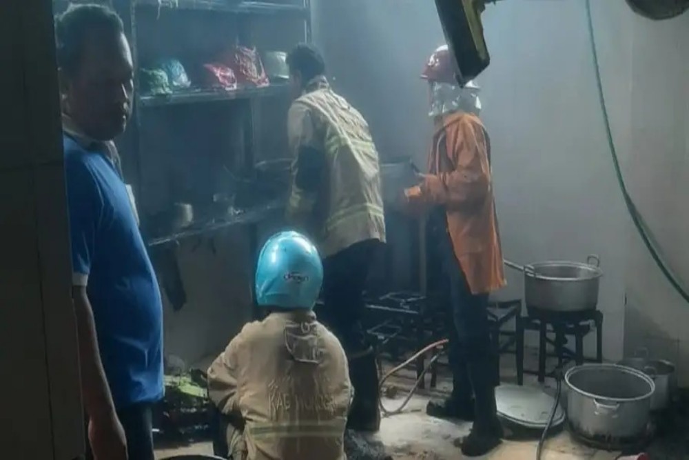 Diduga Akibat Gas LPG Bocor, Warung Ayam Bakar di Wonogiri Dilalap Api