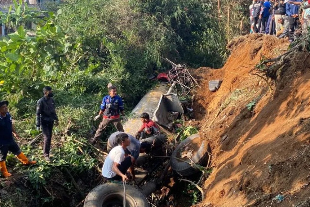 Truk Tangki Hantam Sejumlah Kendaraan di Cianjur, 2 Orang Tewas dan Delapan Luka-luka