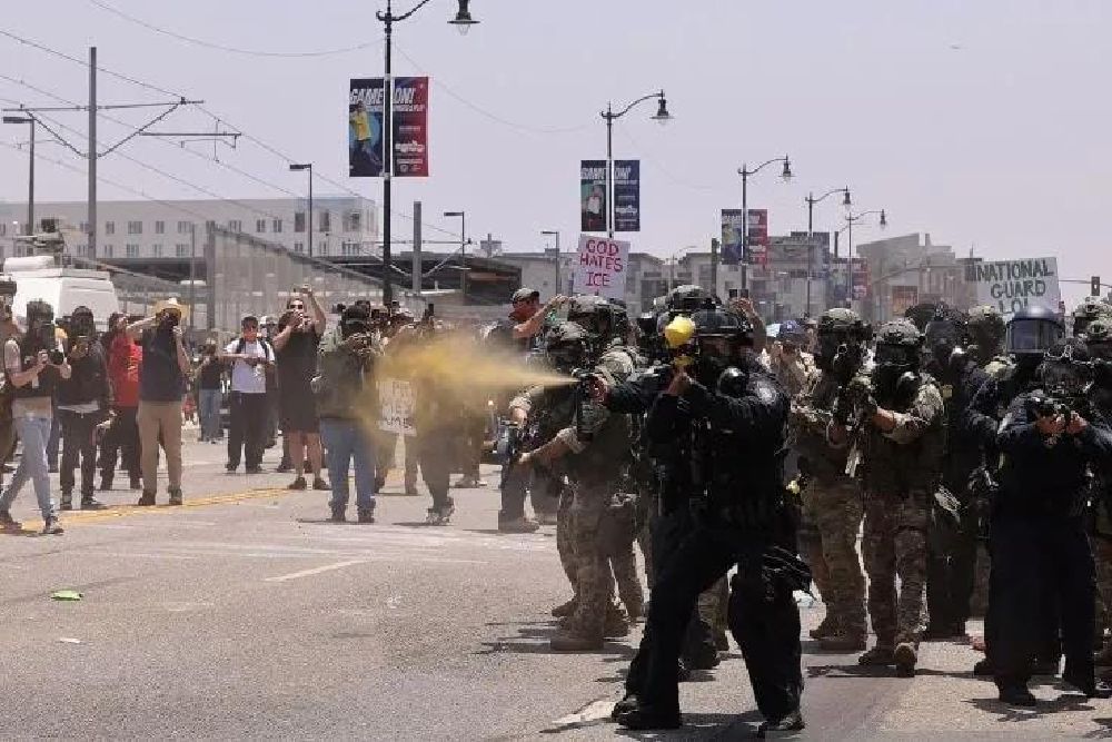 Unjuk Rasa Terus Memanas, Wali Kota Los Angeles Berlakukan Jam Malam