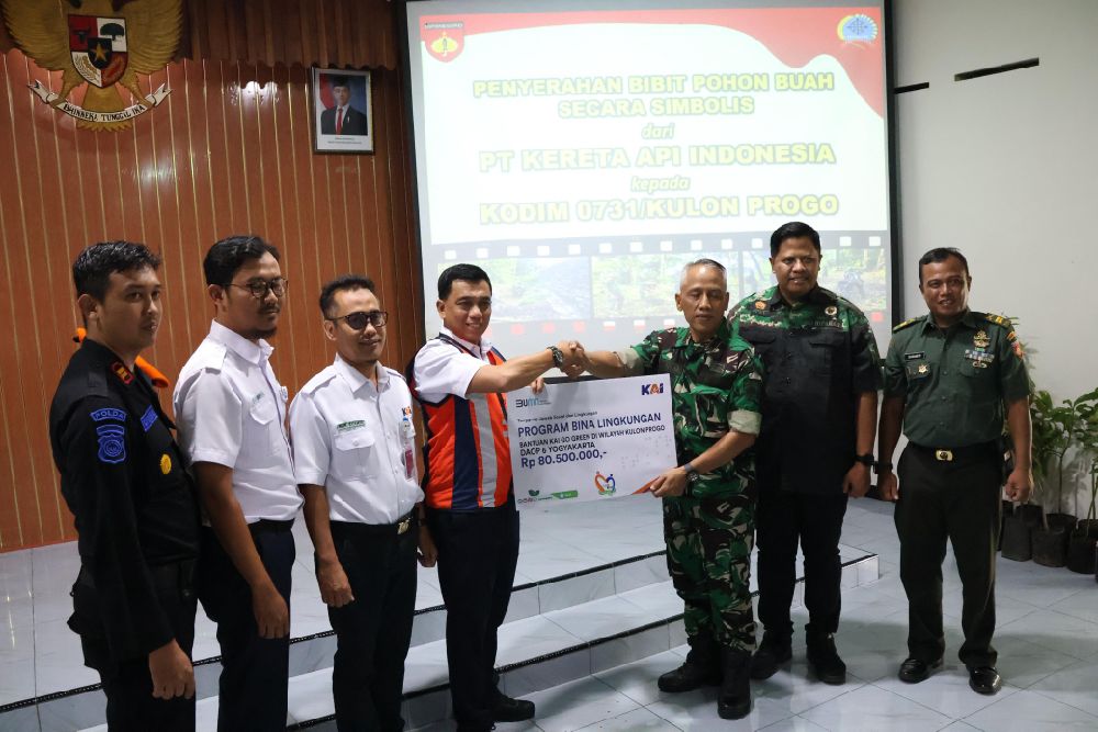 Program Penanaman Pohon Buah, KAI Daop 6 Yogyakarta dan Kodim 0731/Kulonprogo Wujudkan Kolaborasi Strategis untuk Lingkungan dan Ekonomi Hijau