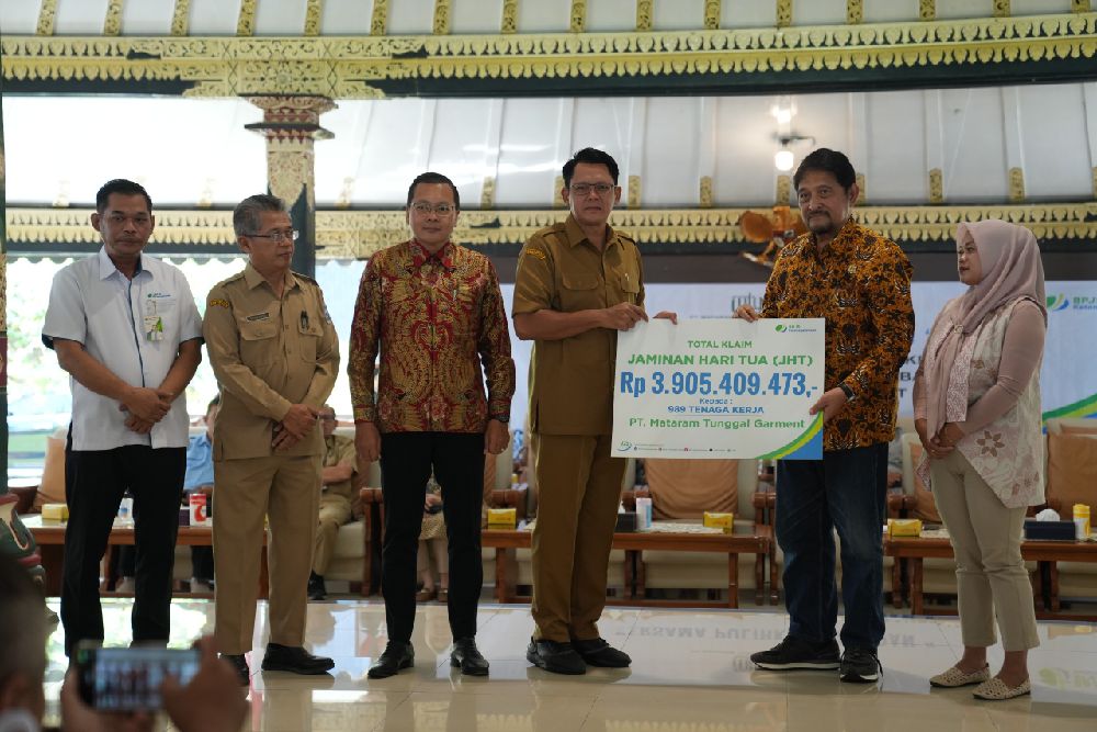 Pabrik Garmen di Sleman Terbakar, 989 Pekerja PT MTG Terkena PHK, Klaim JHT Rp3,9 Miliar Dicairkan