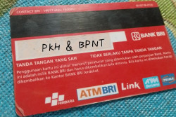 Beli Rokok Pakai Dana PKH, Siap-siap Dicabut dari Daftar Penerima Manfaat