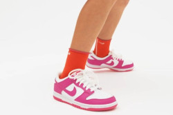 6 Jenis Outfit yang Cocok Dipadukan dengan Sepatu Nike Dunk