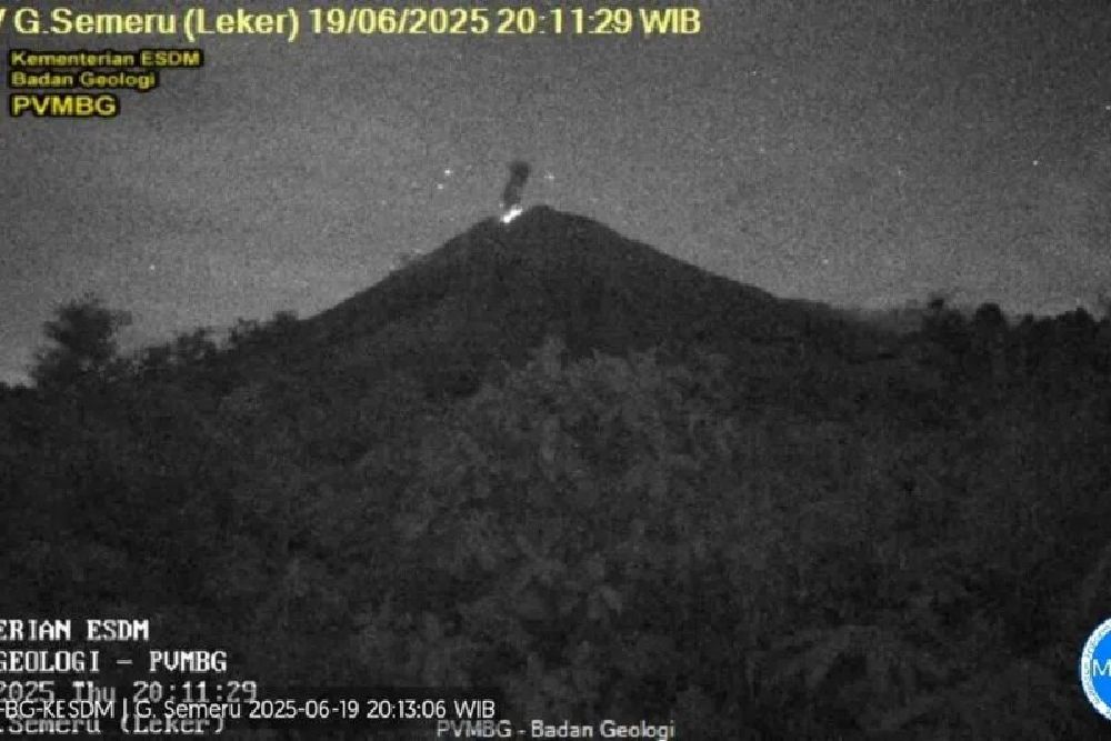 Gunung Semeru Kembali Erupsi Malam Ini