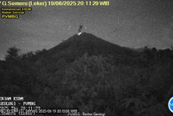 Gunung Semeru Kembali Erupsi Malam Ini
