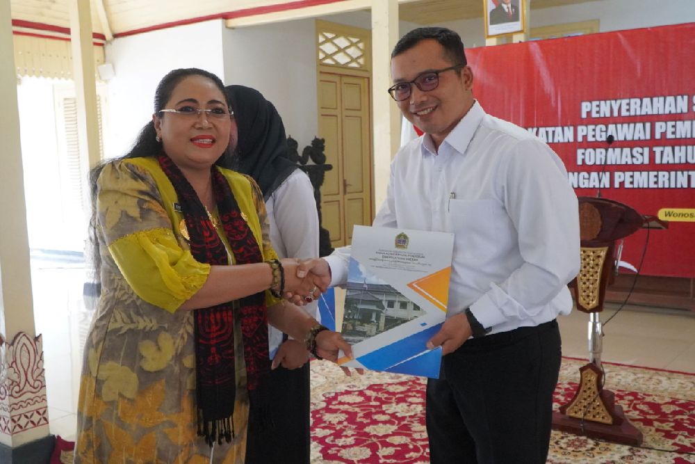Serahkan SK Penganggkatan PPPK ke Ratusan Pegawai Baru, Begini Pesan Bupati Gunungkidul