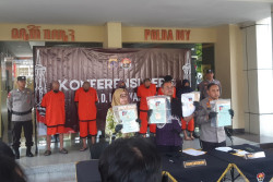 Polda DIY Tahan Enam Tersangka Kasus Mafia Tanah yang Menipu Mbah Tupon