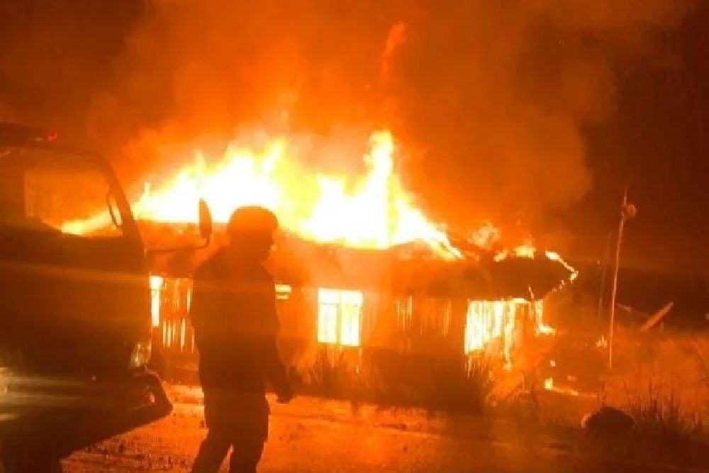 OTK Bakar 3 Unit Bangunan Perkantoran di Puncak Jaya Papua, dari DPRD, Dinkes hingga Kemenag